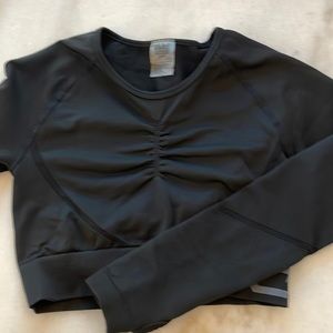 ECTH Scrunch athletic activewear  black cop Top